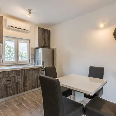 Guest house Slada *