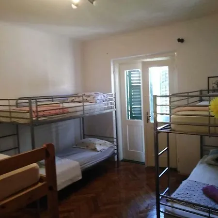 Slada Guest house *