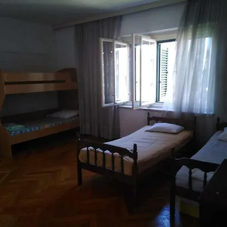 Guest house Slada